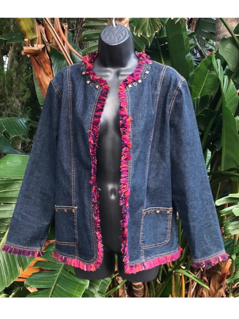 Hearts of palm Denim jacket with fringe and studs